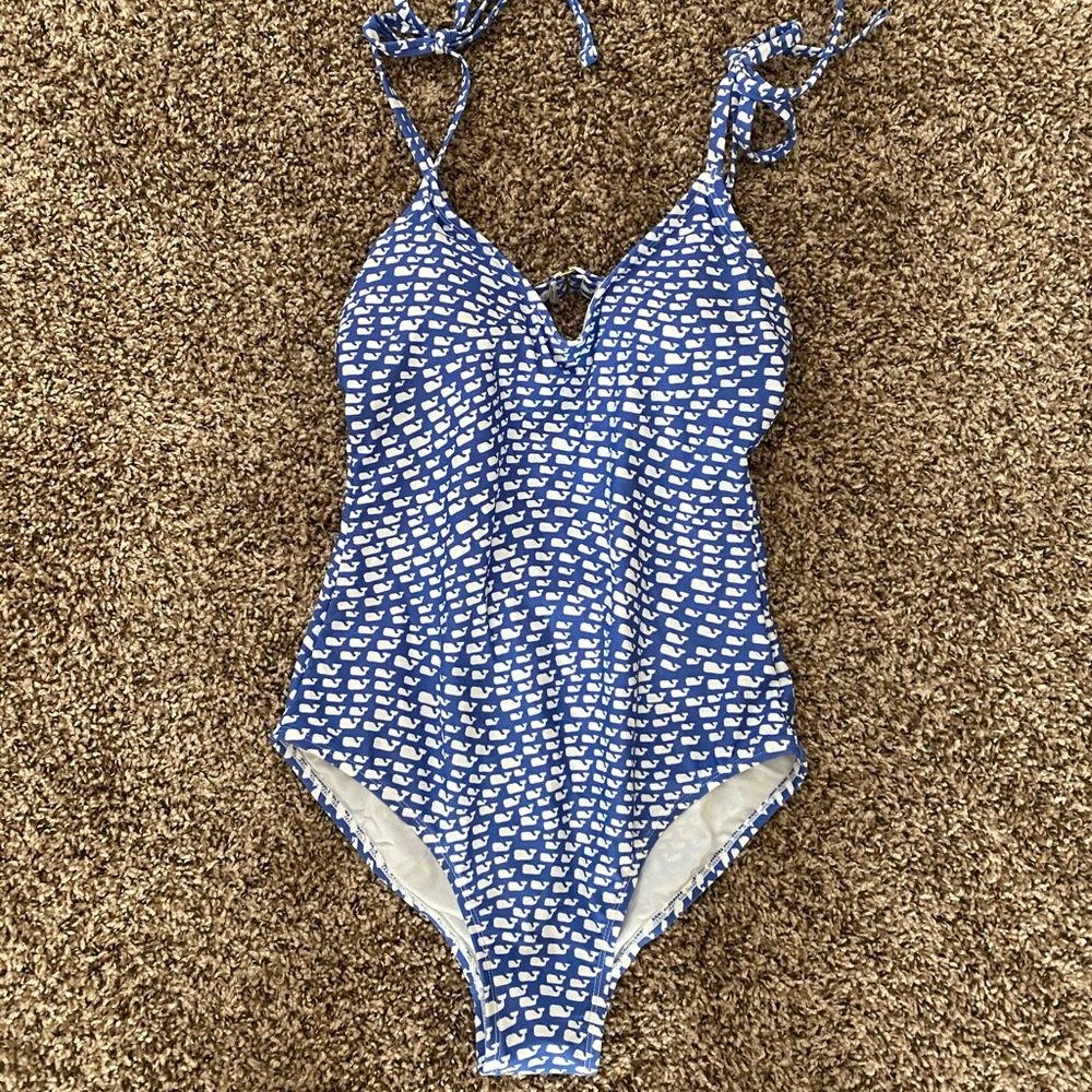 NWOT vineyard vines for target whale one piece